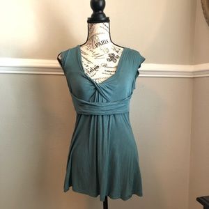 Sleeveless stretch top!